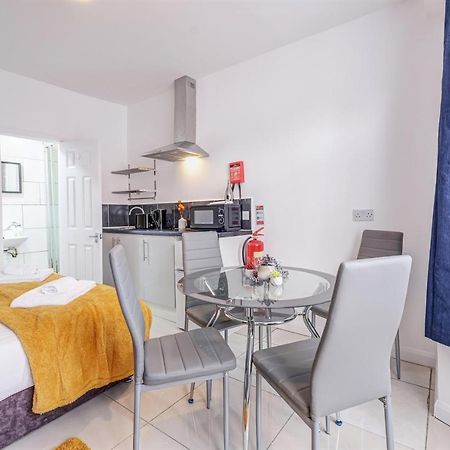 Fernbank Rooms Sudbury Hill, Harrow, Self-Contained Studios With En-Suite Harrow on the Hill Exterior foto