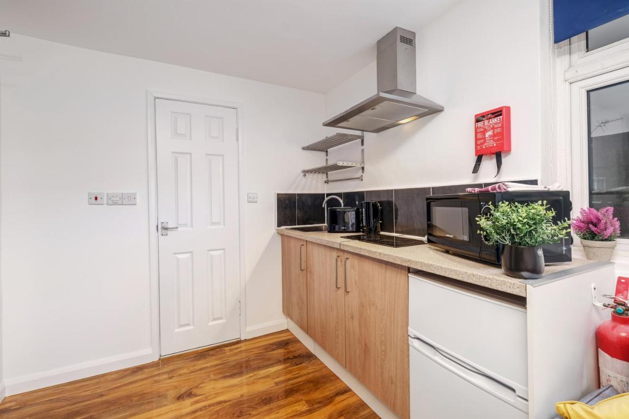 Fernbank Rooms Sudbury Hill, Harrow, Self-Contained Studios With En-Suite Harrow on the Hill Exterior foto